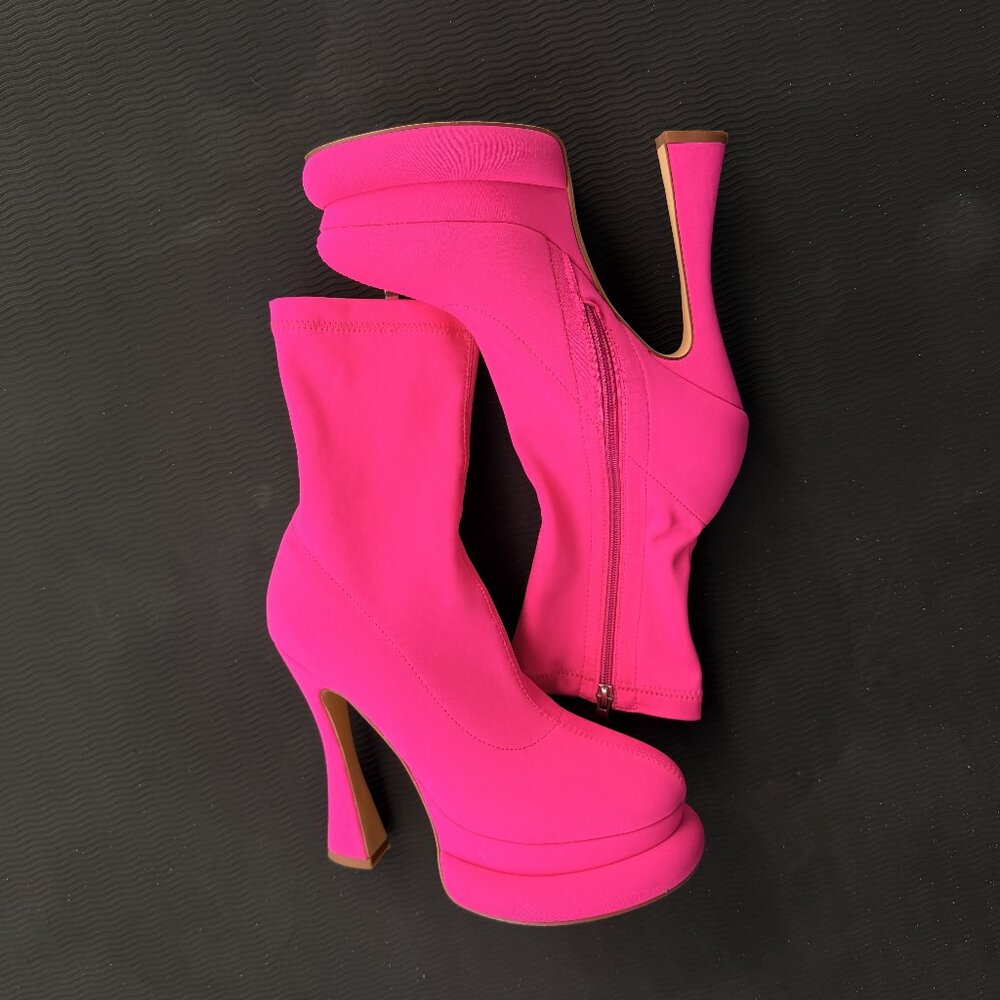 Azalea Wang Delanie Stiletto Bootie Fuchsia Pink Jeweled Ankle Boot Size 7